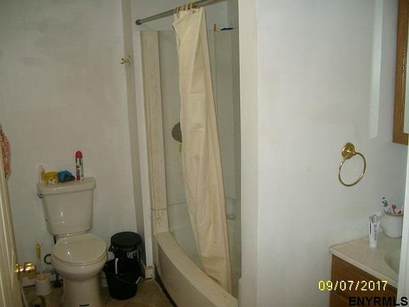 3rd image of 119 Old Mill St
