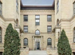 323 6th Ave SE #102, Minneapolis, MN 55414