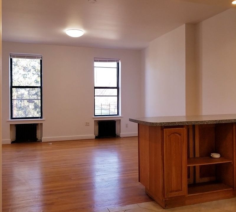 2nd image of 2067 Steinway St APT 2L