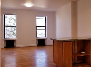 2067 Steinway St APT 3R, Astoria, NY 11105