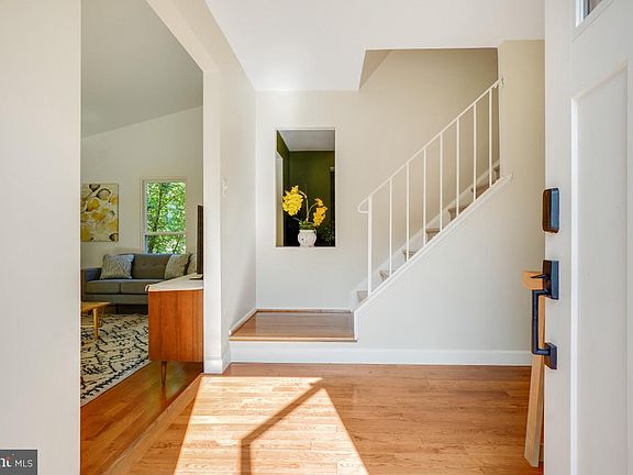 2nd image of 14652 Woonsockett Dr