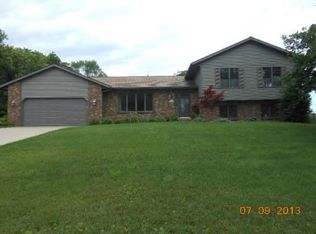 300 Hilltop Dr, Mount Horeb, WI 53572