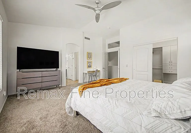 3563 N Tuscany — Photo 17