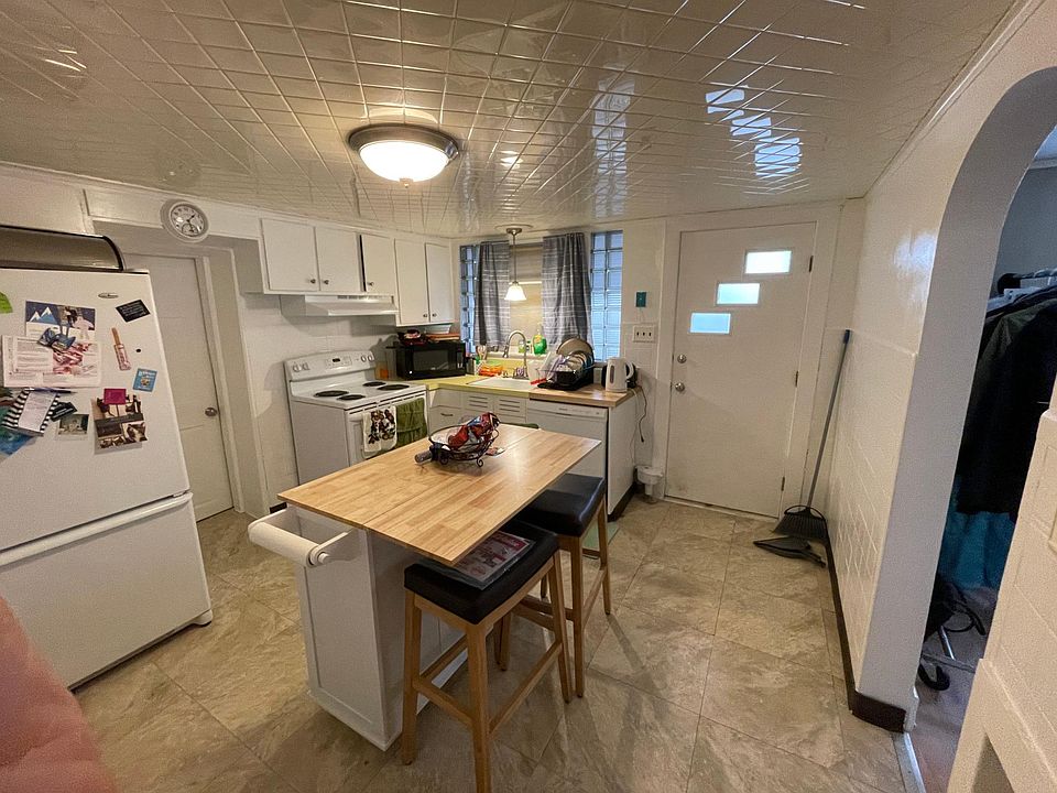 EAT IN KITCHEN!