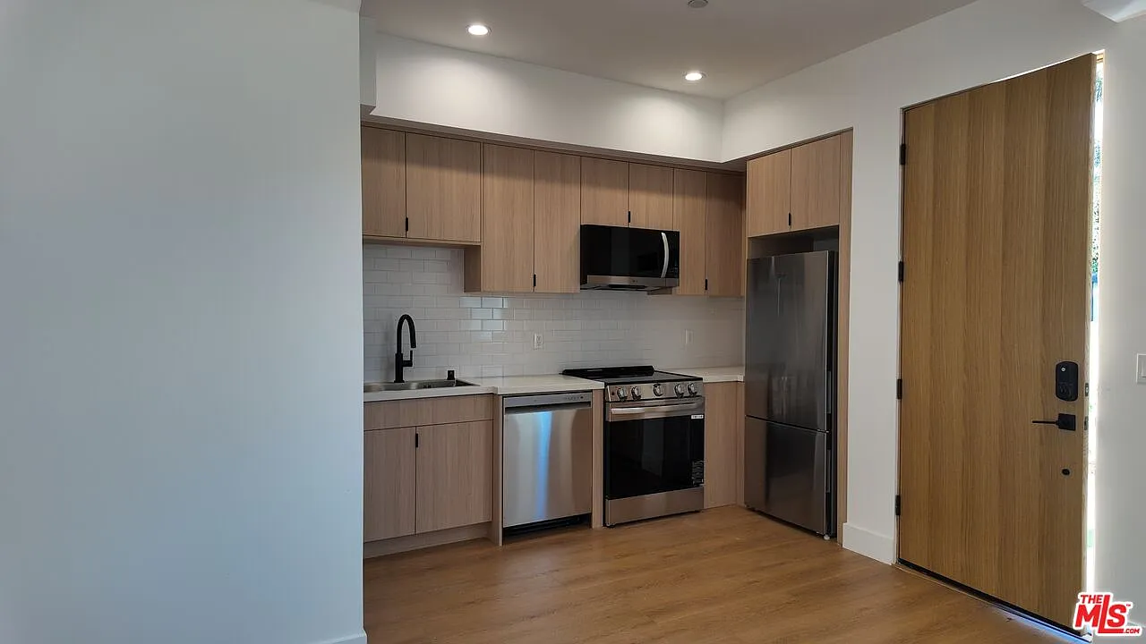 Studio, 1.0 bath, 535 sqft, $1,895 — Photo 4