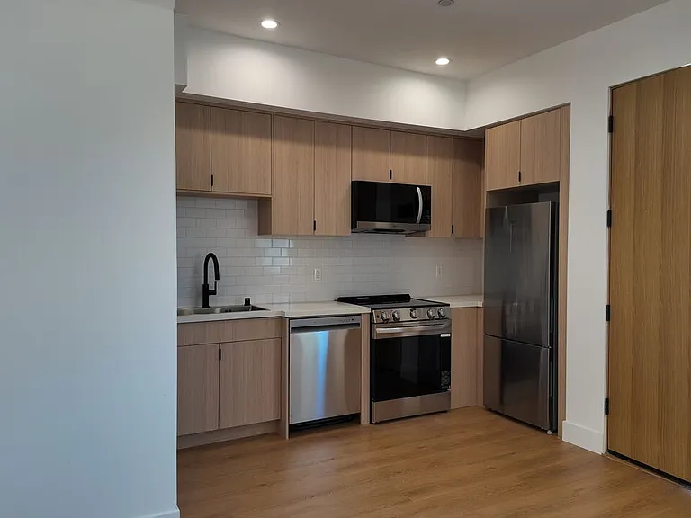 5246 Auckland Ave #1/4 — Photo 4