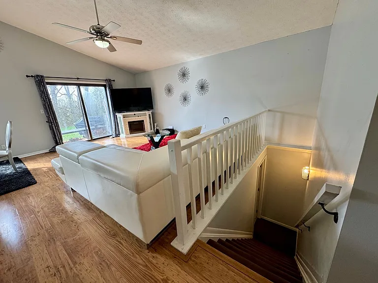 9526 Colegate Way — Photo 28