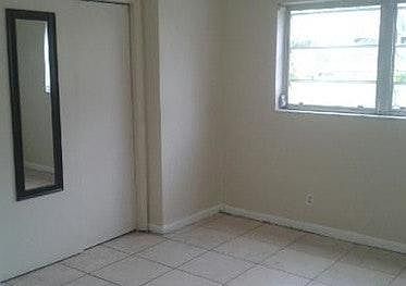 2nd image of 1033 NW 30th Ct APT 4