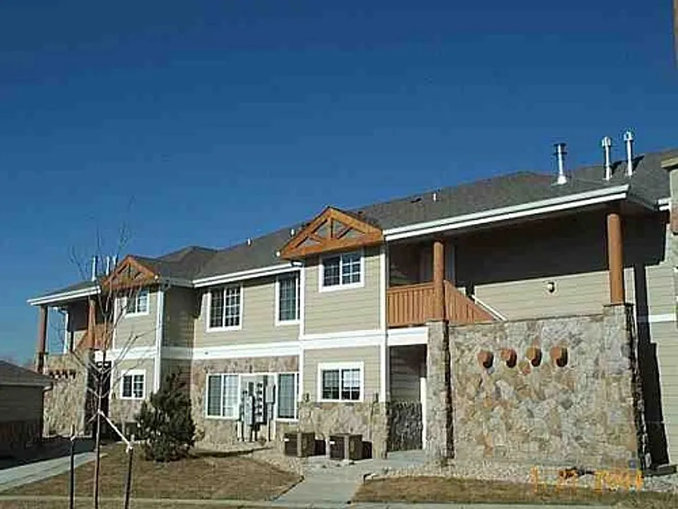 1301 Lake Cir #10H