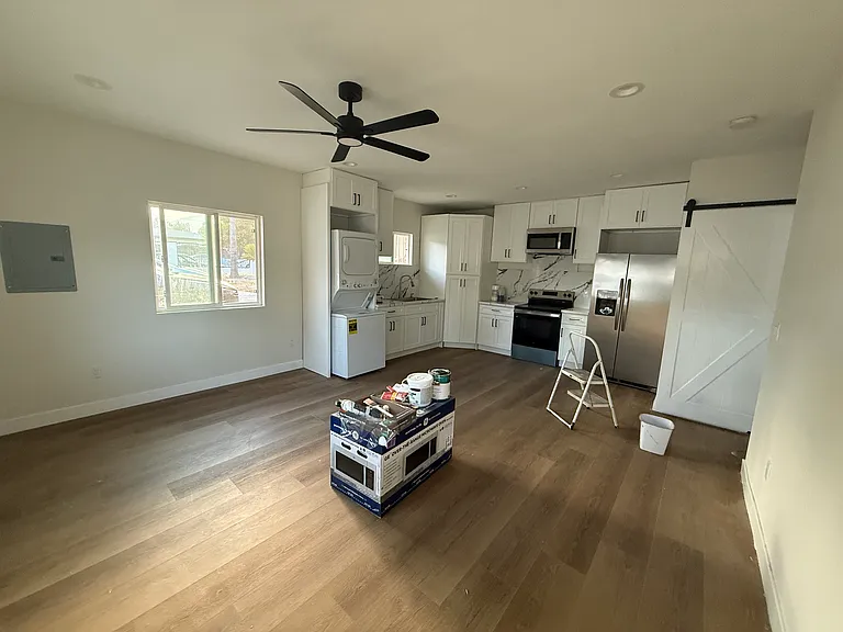 13195 Phillippi Ave — Photo 2