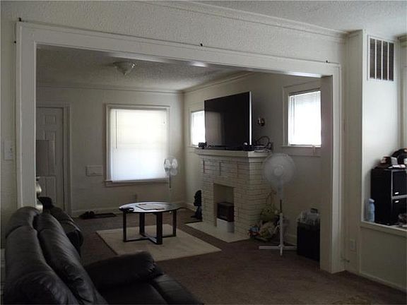 4th image of 1432 E 49th Ter