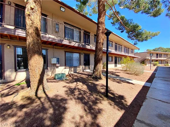 595 S Royal Crest Cir Unit 16, Las Vegas, NV 89169