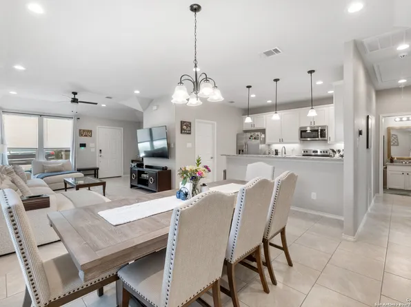 422 42nd, San Antonio, TX 78237