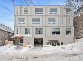 22 Perkins St #304, Ottawa, ON K1R7G5