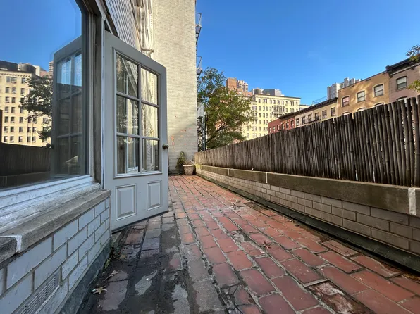 155 East 34th Street image 9 of 17