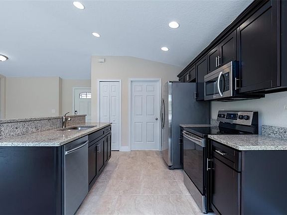 2nd image of 201 Hibiscus Ln