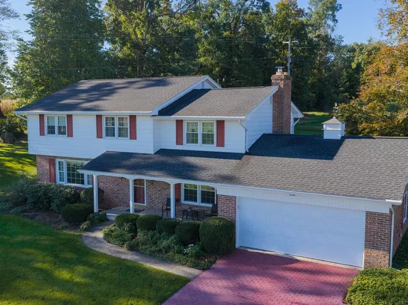 1942 Plainview Dr, Spring Grove, PA 17362