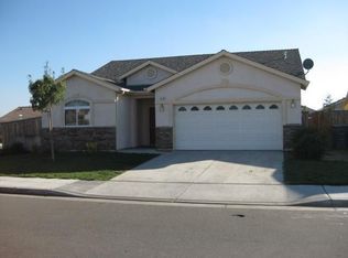 1078 Perkins Ave, Madera, CA 93637