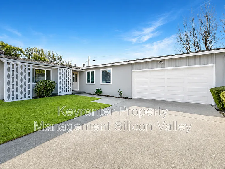 6772 John Dr — Photo 1