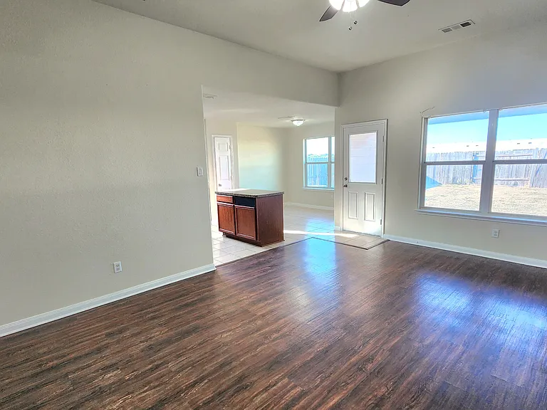 712 Lazy Crest Dr — Photo 11