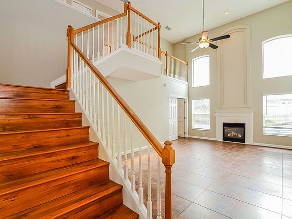 4th image of 2705 Bellewater Pl