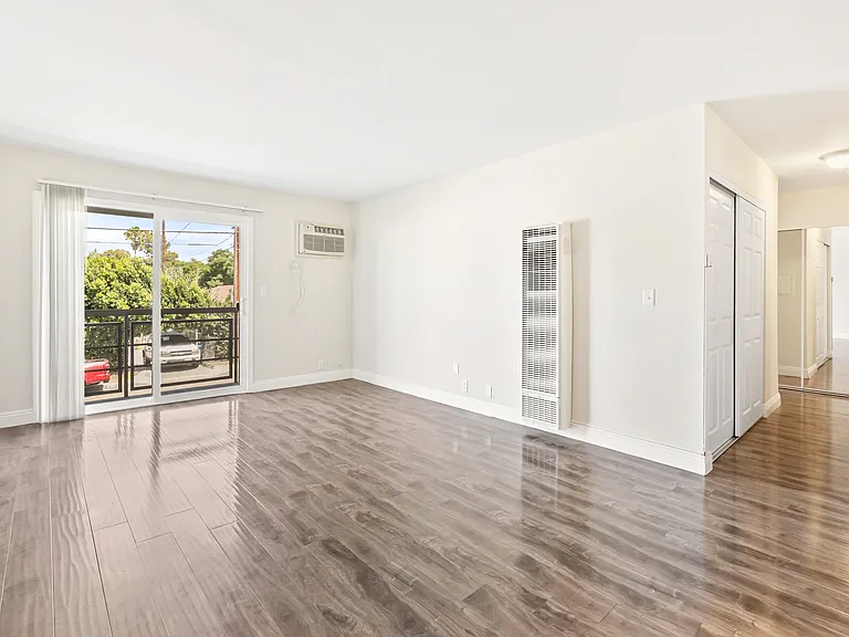 5161 Riverton Ave #107 — Photo 6