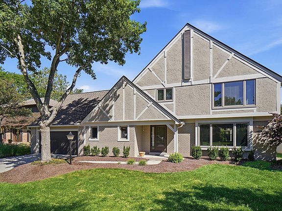 5th image of 5928 Saint Fillans Ct W