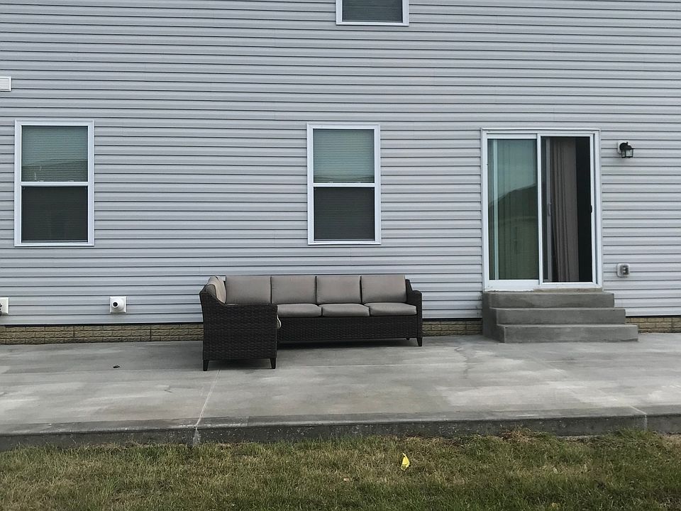 1st image of 74 Sandburg Dr