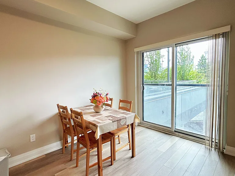 181 Huron St #201 — Photo 4
