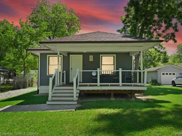 3251 Springbrook Ave, Ann Arbor, MI 48108