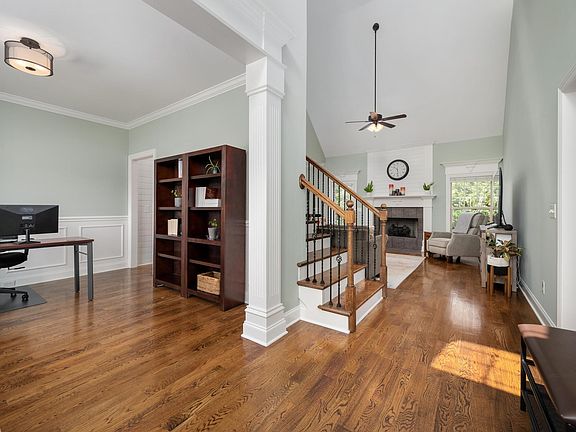 4th image of 5143 Republic Ave