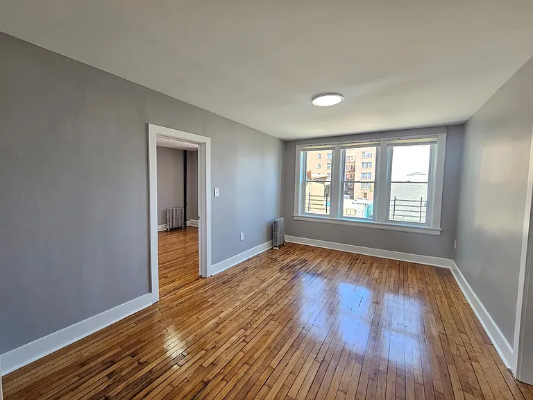 317 William St #2D — Photo 7