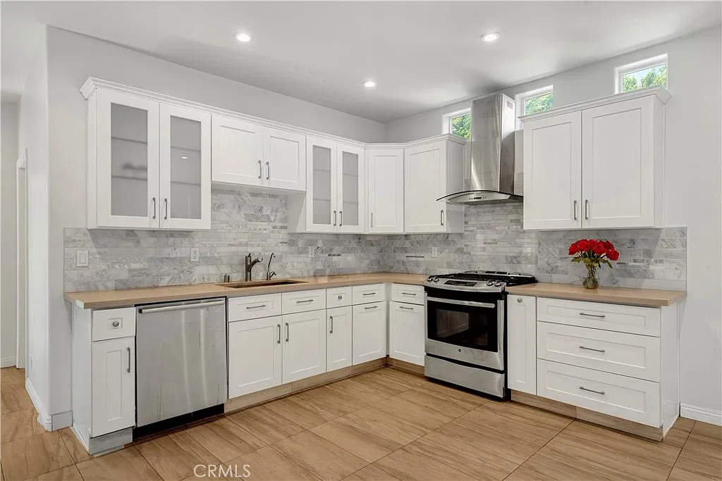 3 bed, 2948 sqft, $4,000 — Photo 4