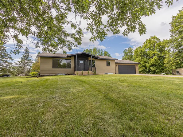 1009 Donna Dr NW, Alexandria, MN 56308