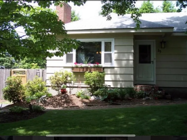 Armstrong Dr — Photo 8