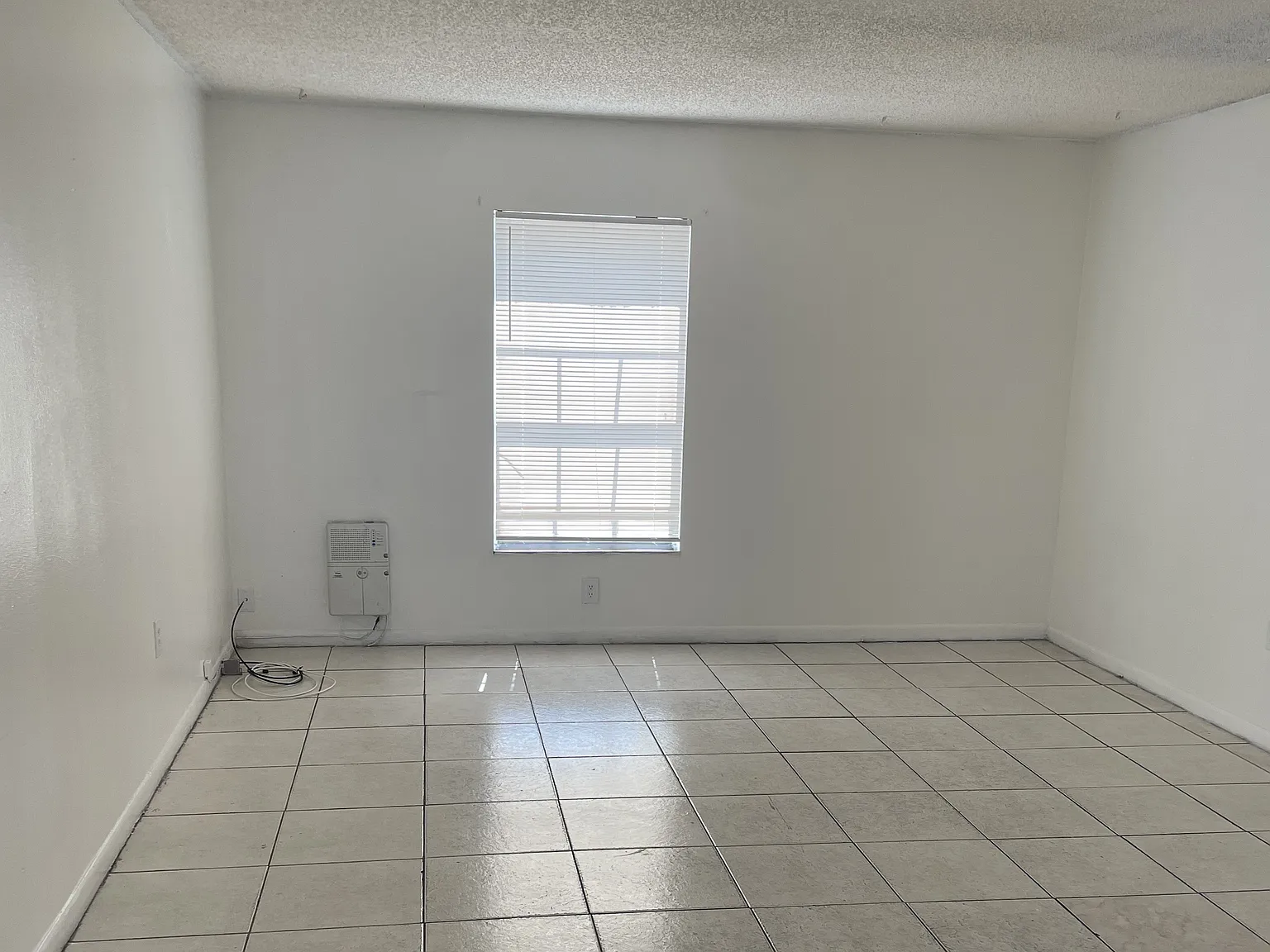 2 bed, 812 sqft, $1,345 — Photo 2