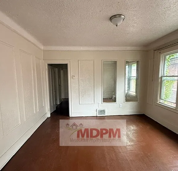 3244 Tuxedo St #2 — Photo 9