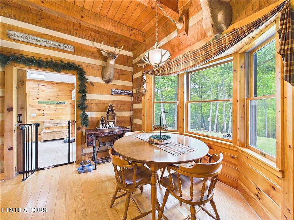 10th image of 1457 Smithfield Rd