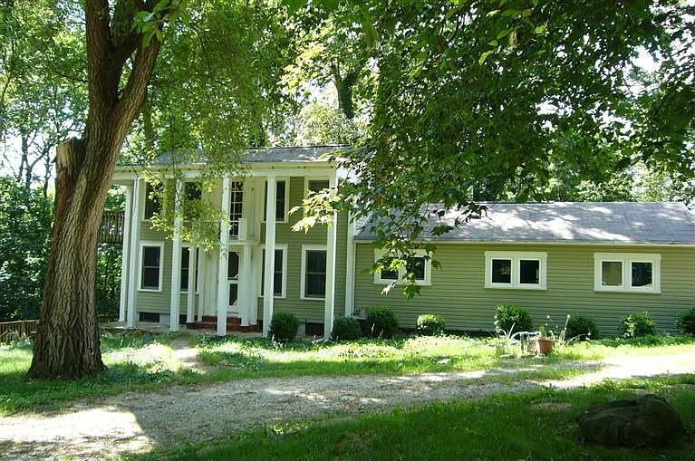 1st image of 220 Valleyview Dr