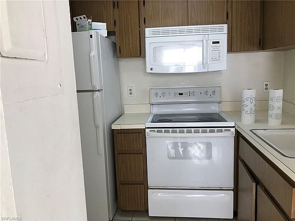 5th image of 1126 SE 8th St APT 203