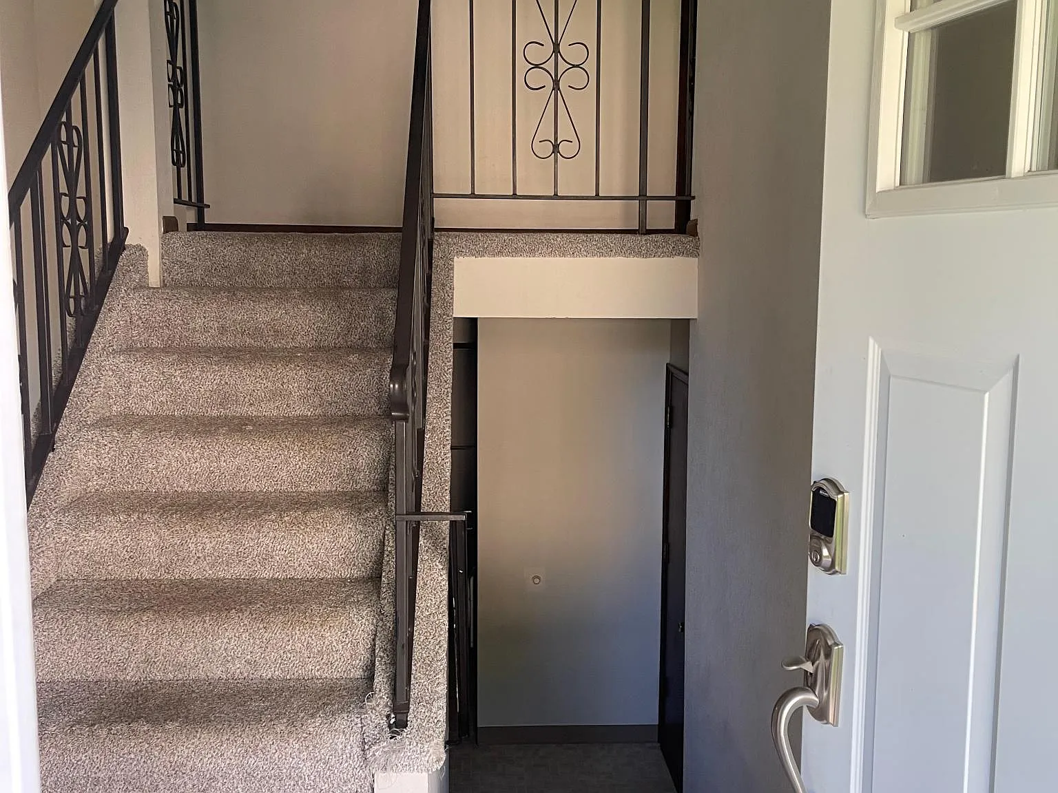 3 bed, 2.5 bath, 1800 sqft, $2,580 — Photo 4
