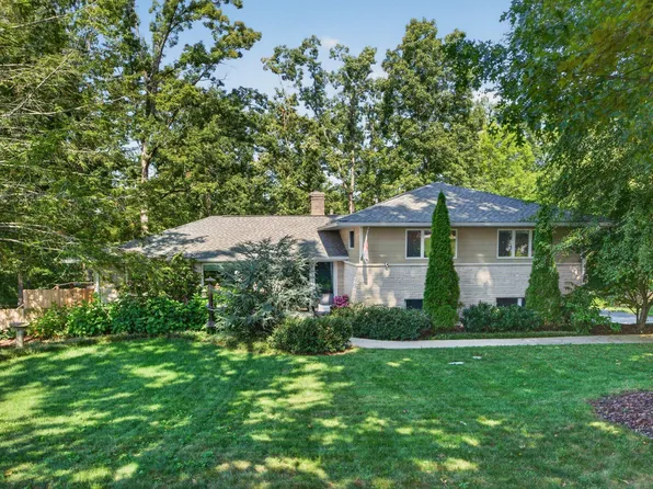 407 N Palisades Dr, Signal Mountain, TN 37377