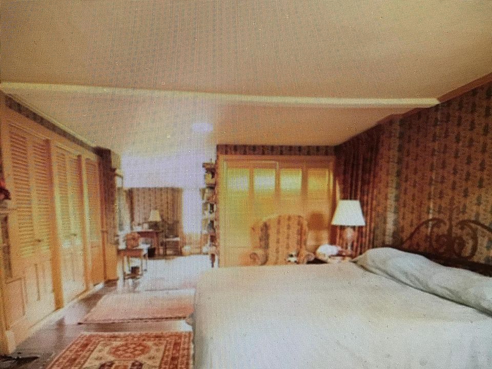 2nd image of 35 Hyde St