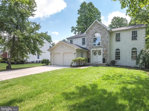 16 Armitage Ct, Sewell, NJ 08080
