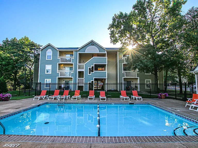 Sparkling Swimming Pool!
