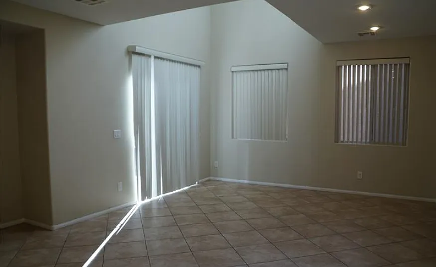 3 bed, 2.5 bath, 1551 sqft, $1,845 — Photo 2