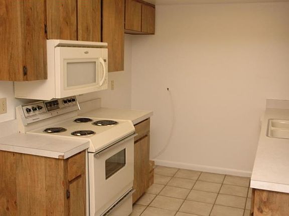 2nd image of 4827 Birchmont Pl
