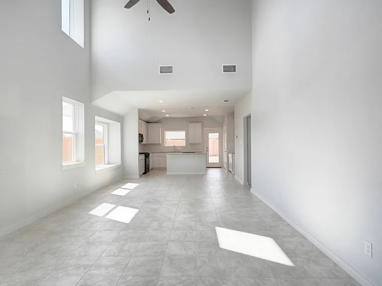 21251 Shore Bluff Dr — Photo 5