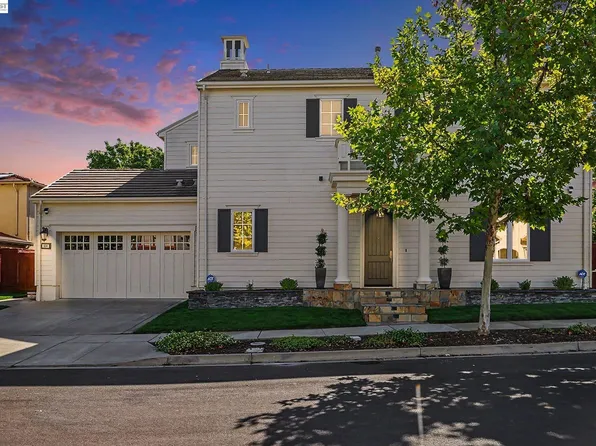 800 Griffon Ct, Danville, CA 94506