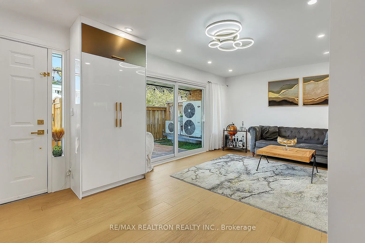 4 bed, $3,000 — Photo 2